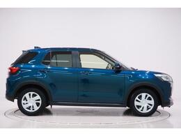 県内13店舗にて常時500台以上ダイハツ車を展示中です。見て、触って、納得のいく一台をぜひ見つけてください。