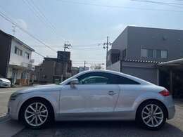 外装磨き済み！小傷は多少残ってますがきれいに仕上がってます。