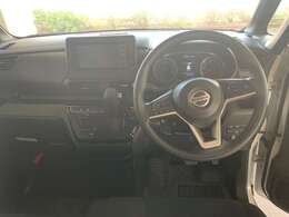 インパネシフトで操作性、視認性バッチリです。