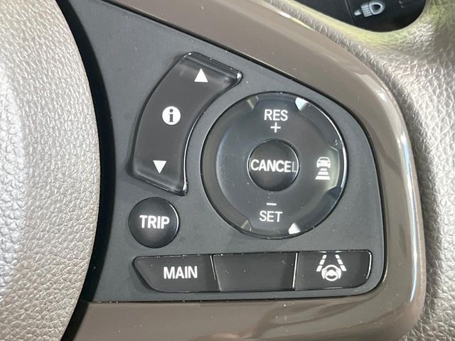 【アダプティブクルーズコントロール】高速道路での長距離走行が楽に！！自動で速度を保つクルーズコントロールが、衝突軽減システムと連携し、前方の車両を感知して車間を保つように速度調節してくれます！！