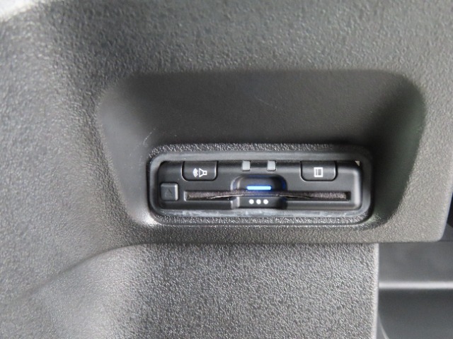【ETC車載器装備済み】ご使用いただくには別途セットアップ費用がかかります。ご用命の際はお申し付けください。