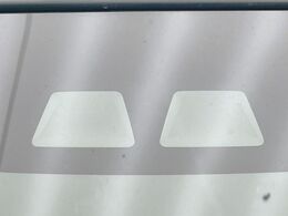 【スマートアシスト】走行中に前方の車両等を認識し、衝突しそうな時は警報とブレーキで衝突回避と被害軽減をアシスト。より安全にドライブをお楽しみいただけます。