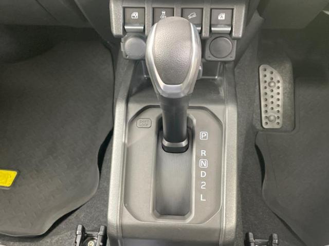 国産車から輸入車まで多様なお客様のニーズのお応えできるように、全国規模で豊富な在庫展開！車のことならWECARSへ！
