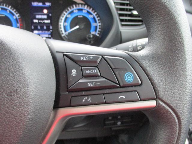 クルーズコントロール機能は高速道路での長距離運転や渋滞走行時の発進・停止を頻繁に繰り返す状況などで、運転操作の負担を軽減してくれます！