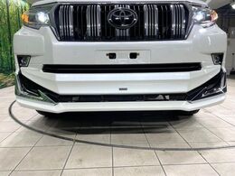 【モデリスタエアロ】人気のモデリスタエアロを装着！クルマの外観がよりスタイリッシュになり、街中で存在感あふれる1台に♪将来買い替える時にもリセールに影響しやすく、価値ある人気の装備です！