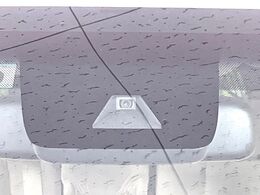 【トヨタセーフティセンス】走行中に前方の車両等を認識し、衝突しそうな時は警報とブレーキで衝突回避と被害軽減をアシスト。より安全にドライブをお楽しみいただけます。