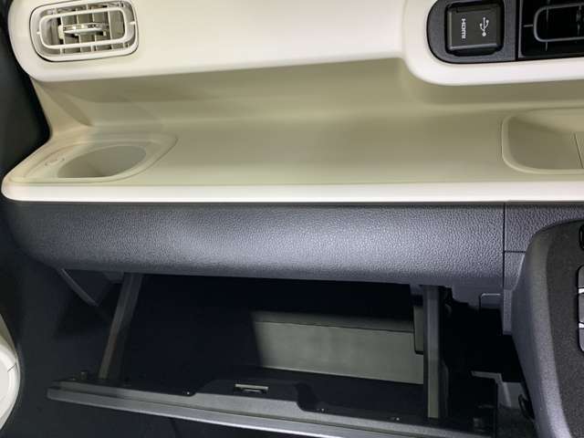 【アクセス便利】当店は竜王IC・栗東湖南ICから車で15分。滋賀県湖南市にある大型ショッピングセンター『イオンタウン湖南』内にある自動車販売店です。お買い物ついでにお気軽にお立ちよりください。