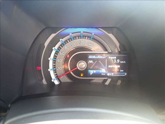 写真で見るよりも現車を　現車をみると写真で見ていたイメージとは少し違う部分もございます。また写真ではわからなかった車の魅力にも気づくことができるので、ぜひご来店ください！