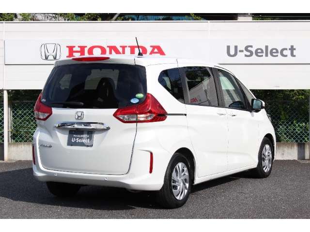 縦列駐車やUターンなど、日常の生活シーンで使いやすさを実感。