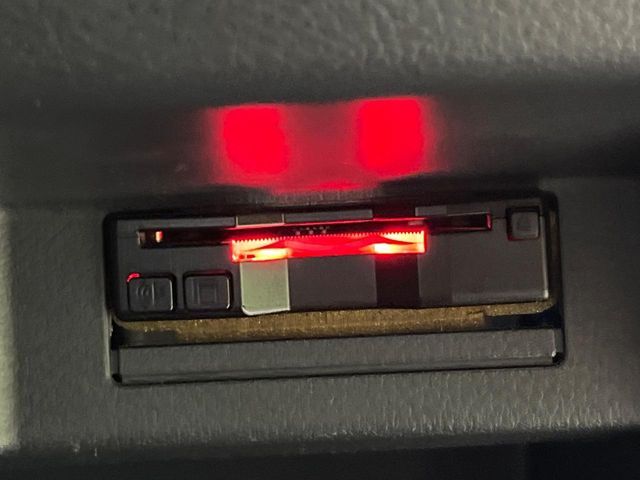 【ETC】高速道路の料金所をストレスなく通過！話題のスポットやサービスエリアに多い「スマートIC」利用時は必須のアイテムです。当店でセットアップを実施、ご納車当日からすぐにご利用いただけます！