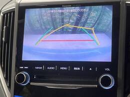【バックカメラ】駐車時に後方がリアルタイム映像で確認できます。大型商業施設や立体駐車場での駐車時や、夜間のバック時に大活躍！運転スキルに関わらず、今や必須となった装備のひとつです！