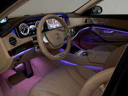 アンビエントライトが妖艶に照射してくれるので、夜間ドライブをワクワクさせてくれます。