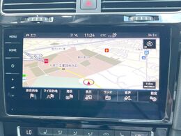 ●純正ナビ:一体感のあるナビは、高級感ある車内を演出してくれます。オーディオ機能も充実しておりますので、運転もより楽しめます♪