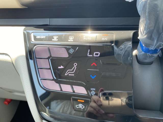 ☆ご掲載中の車両に関して☆　気になる点や知りたいことがあればお気軽にお問い合わせ・お電話くだいませ！すぐに詳しい営業のスタッフから詳しいお話を致します！