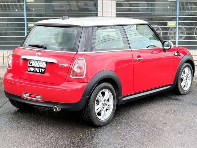 ハッチも大きく荷物の積み込みもラクラクです♪