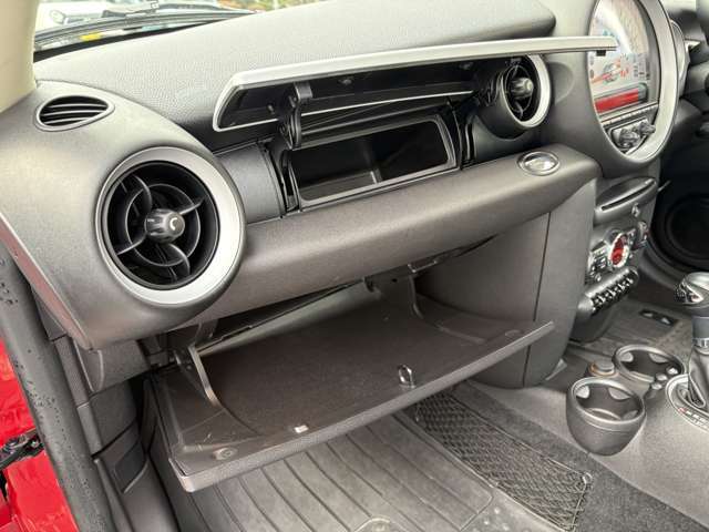 上段収納＆グローブボックス♪