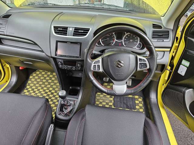 フル装備！キーフリー2本！プッシュスタート！！ナビ！フルセグTV！BLUETOOTH！ETC！ルームクリーニング済！！