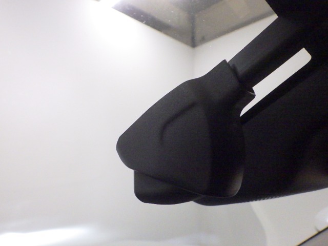 『ドライブレコーダー』動画を残すことで万が一の事態に遭遇した時の必須アイテムです！急ブレーキ・急ハンドルが起こった際、自動で記録が上書きされずに保存され、後でPC等で確認出来ます。