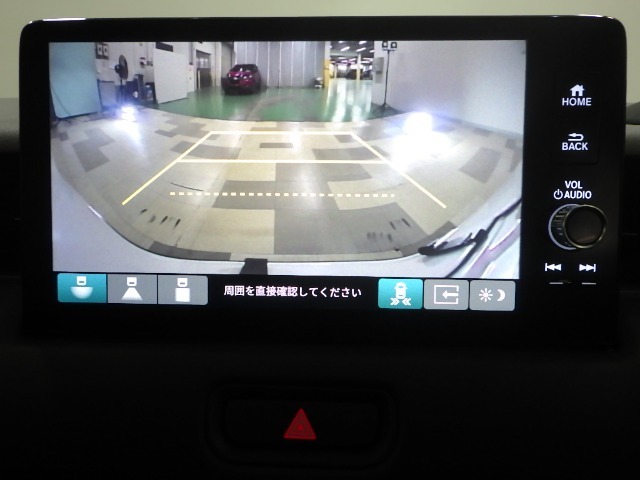バックカメラの画像です。ガイドラインがスムースな車庫入れをサポートいたします！車庫入れの安心感がアップしますね☆