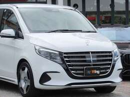 イルミネーテッドラジエーターグリル　エクスクルーシブグリル