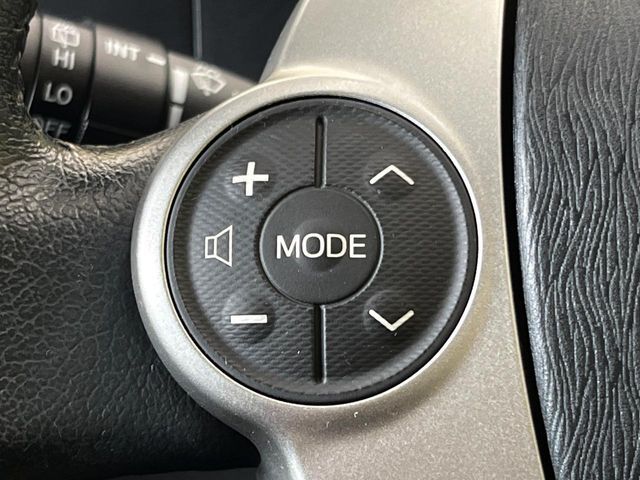 【ステアリングスイッチ】運転中、前方から目線をそらすことなく、オーディオ等の操作が可能な便利機能！安心＆快適なドライブを演出してくれます♪
