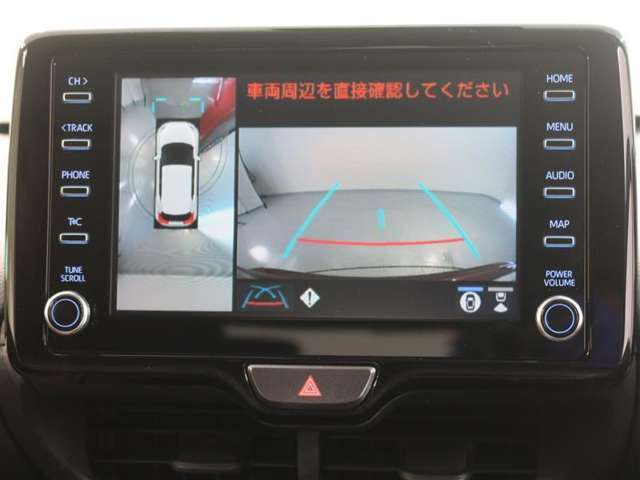 パノラミックビューモニター付きです。車両を上から見たような映像をモニター画面に表示。運転席からの目視では見にくい、車両周辺の状況をリアルタイムでしっかり確認できます。