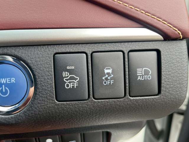 ☆フォグライト☆濃霧が発生し運転が困難に感じる際に使う補助灯としての役割があり運転をサポートしてくれます♪