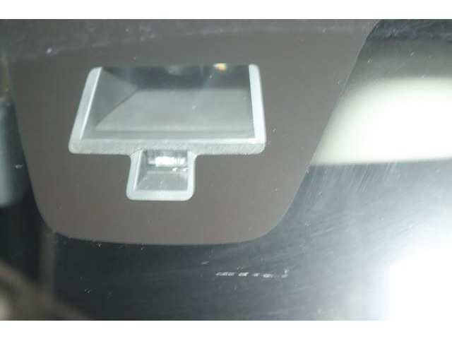 『衝突被害軽減システム』付き！　衝突回避や被害の軽減をサポートします。