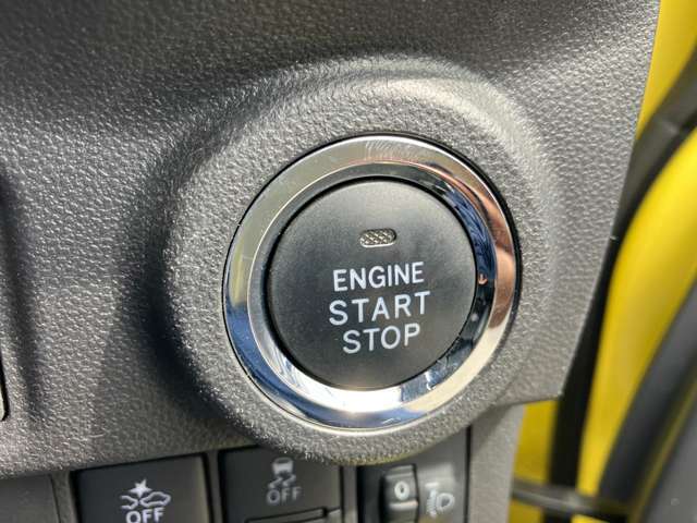 ★プッシュスタートシステム★エンジンスタートは最近はやりのプッシュスタート！鍵を車内に持ち込めばシリンダーに差し込まなくともボタン1つでエンジンがかかる★