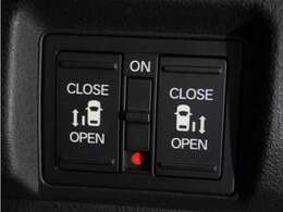 【パワースライドドア】車外・車内のドアハンドルからはもちろん、運転席スイッチやリモコンキーからも開閉操作が可能。挟み込み防止機能もあり、お子さまの乗り降りも安心。