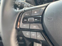 【ステアリングスイッチ】運転中、前方から目線をそらすことなく、オーディオ等の操作が可能な便利機能！安心＆快適なドライブを演出してくれます♪