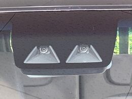 【スマートアシスト3】走行中に前方の車両等を認識し、衝突しそうな時は警報とブレーキで衝突回避と被害軽減をアシスト。より安全にドライブをお楽しみいただけます。