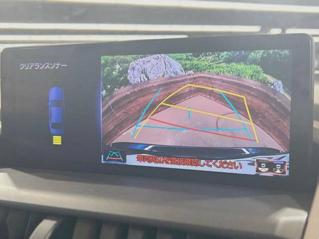 【バックカメラ】駐車時に後方がリアルタイム映像で確認できます。大型商業施設や立体駐車場での駐車時や、夜間のバック時に大活躍！運転スキルに関わらず、今や必須となった装備のひとつです！