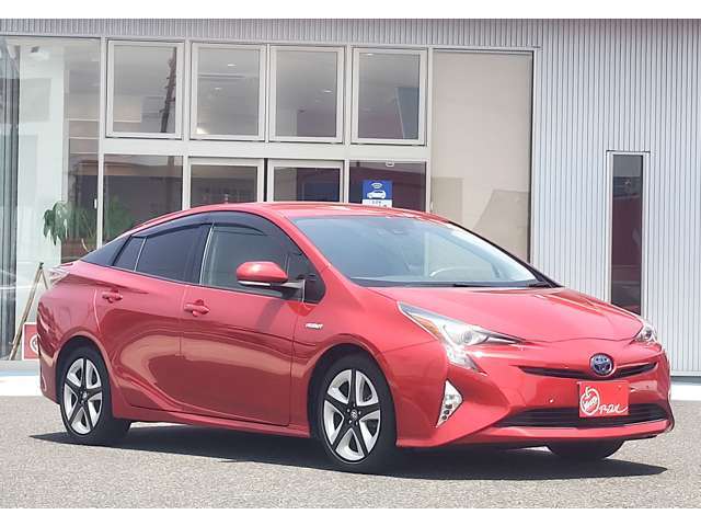 中古車査定士の資格を持つスタッフが徹底的に検査！！当店の検査員と第三者機関の検査のダブルチェックにて、より精度の高い検査を行い両方の基準をクリアーした車両のみ掲載しておりますので安心してご検討下さい。