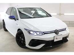 アクラポビッチチタンマフラー　専用リアスポイラー　ナッパレザー　DCC　カーボンデコラティブパネル　シートベンチレーション　LEDマトリクスヘッドライト