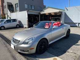 今では希少な大排気量オープンモデル。クラシカルな内外装がいいですね！