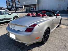 緩いボディのスポーティカーなので優雅に乗ってくださいね。