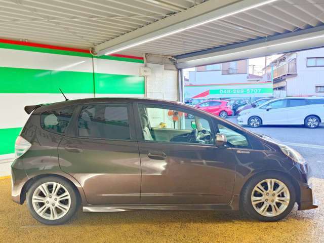 禁煙車です！また、ミラーウインカー・プライバシーガラス付きです！