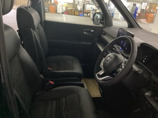 フィット感のあるシート。しっかりと支えてくれるので、長時間の運転を快適にサポートしてくれます。