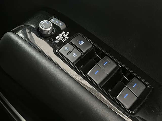 パワーウィンドウ！オールオートです！電動格納ミラー付き♪