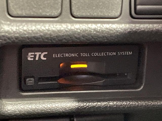 【ETC】高速道路の料金所をストレスなく通過！話題のスポットやサービスエリアに多い「スマートIC」利用時は必須のアイテムです。当店でセットアップを実施、ご納車当日からすぐにご利用いただけます！