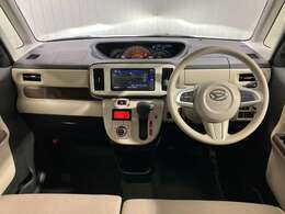 【運転席・助手席】運転席の足もともゆったりで長距離ドライブでも快適に★