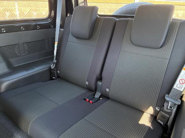 WECARSでは各商談席に大型モニターをご用意しております！見やすい大画面でゆったりと全国の在庫をご覧いただけます！是非ご来店お待ちしております！