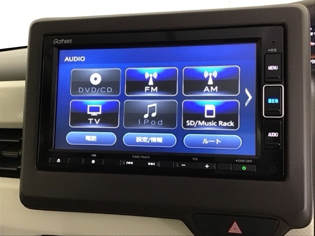 AVメニューはご覧の通り、様々なコンテンツに対応、ドライブを楽しく演出できます。詳しくはスタッフへお尋ねください