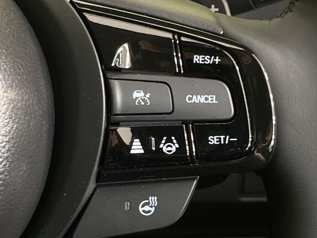 【アダプティブクルーズコントロール】高速道路での長距離走行が楽に！！自動で速度を保つクルーズコントロールが、衝突軽減システムと連携し、前方の車両を感知して車間を保つように速度調節してくれます！！