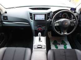 スッキリとしたレガシィアウトバックらしいデザインのダッシュ回り！フロントビューの視認性もよく運転しやすいと思います★