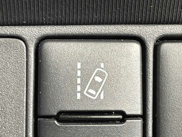【運転席操作部】快適なドライブを楽しむための機能が装備されています！運転席から触れるので、使いやすいです！除菌プランいれていただくと、さらに清潔で安心していただけます！
