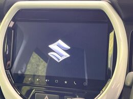 【メーカー純正ナビ】インテリアに溶け込むスタイリッシュな「専用設計」メーカーナビを装備♪視認性や操作性など基本性能にも優れ、より上質なカーライフをお楽しみいただけます。