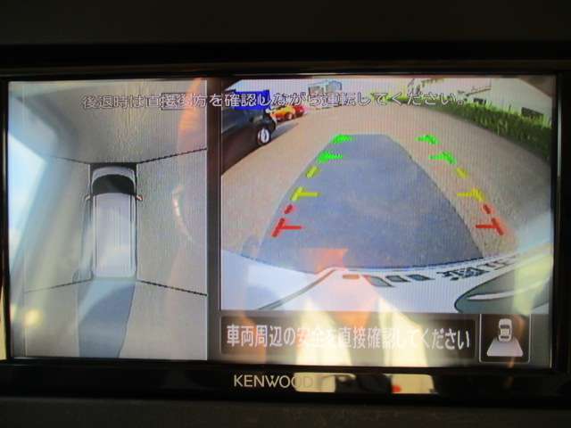 車の周りが全部見える全方位モニターとバックモニターが付いてます♪バック駐車はもちろん、縦列駐車も楽々です♪