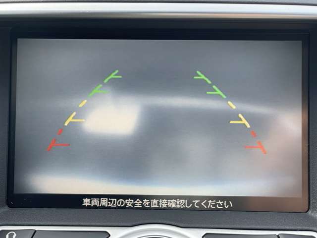 後方をしっかり確認できるバックカメラです